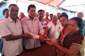 লালমনিরহাটে ৭১এর সহযোগি মুক্তিযোদ্ধা পরিবারকে আর্থিক অনুদান প্রদান