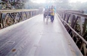 সাঘাটা-গাইবান্ধা সড়কে জোড়া তালির ব্রীজ