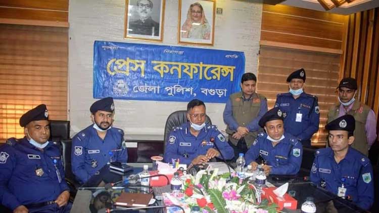 বগুড়ায় অস্ত্র ও বিস্ফোরকসহ
নব্য-জেএমবির ৪ জন গ্রেফতার 