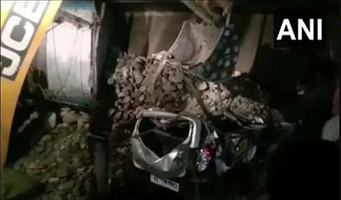 জলপাইগুড়িতে পাথরবোঝাই ট্রাকের নিচে চাপা পড়ে নিহত ১৪
