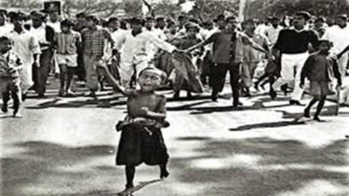 ঐতিহাসিক গণ-অভ্যুত্থান দিবস কাল