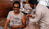টিকা নিলেন ফেরদৌস ওয়াহিদ
