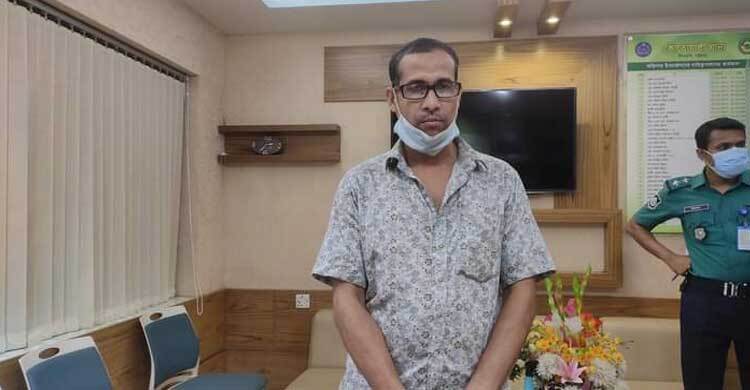 কাগজের প্যাকেট চুরির অভিযোগে শিশুকে বেধড়ক মারধর, ব্যবসায়ী আটক
