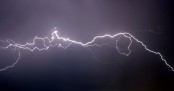 এক সপ্তাহে বজ্রপাতে ৫৬ জনের মৃত্যু
