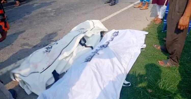 কুমিল্লায় বাস-প্রাইভেটকার সংঘর্ষে নিহত ৩
