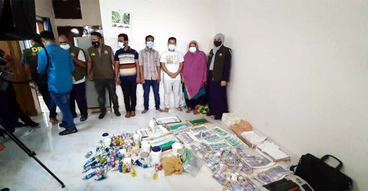 ঘরে বসে মাসে কোটি টাকার জাল নোট বানাতেন রহিম-ফাতেমা দম্পতি
