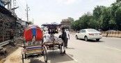 জীবিকার প্রয়োজনে তারা রাস্তায়
