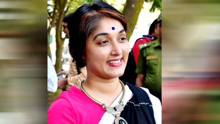 ১৪ শিক্ষার্থীর চুল কেটে দেওয়া সেই শিক্ষিকার পদত্যাগ, উত্তাল বিশ্ববিদ্যালয়
