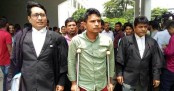 পা হারানো রাসেলকে ক্ষতিপূরণের বাকি ২০ লাখ টাকা দিল গ্রিনলাইন

