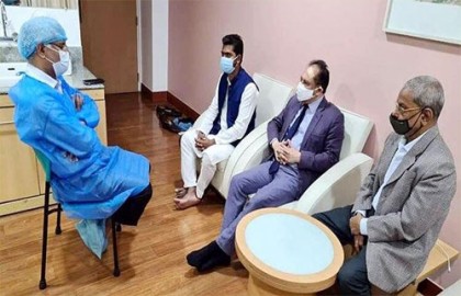 
খালেদা জিয়ার অবস্থা এখনও গুরুতর: রেজা কিবরিয়া