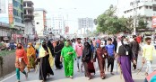 মিরপুরে সড়ক থেকে চলে গেলেন পোশাকশ্রমিকরা

