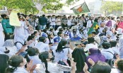 পরীক্ষার কারণে সড়ক থেকে উঠে গেল শিক্ষার্থীরা