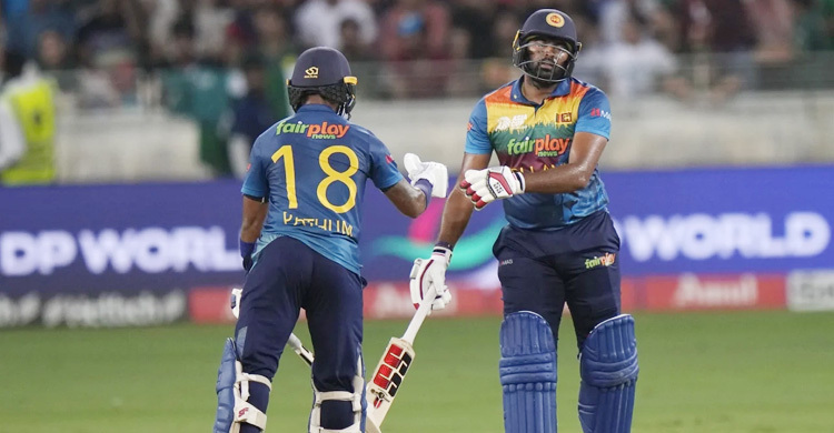 উড়ন্ত পাকিস্তানকে মাটিতে নামিয়ে শ্রীলঙ্কার টানা চতুর্থ জয়
