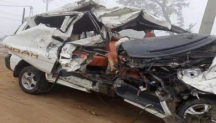হবিগঞ্জে ঘন কুয়াশায় ৪ গাড়ির সংঘর্ষ, নিহত ৩
