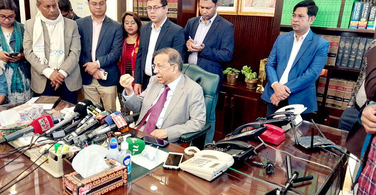 বার ও বেঞ্চের সম্পর্ক ভাই-বোনের মতো, বিবাদ হতেই পারে: আইনমন্ত্রী
