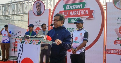 বিমানে যাত্রীসেবার মান উন্নয়নে চেষ্টা করছি: প্রতিমন্ত্রী
