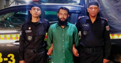 অবৈধভাবে নেটওয়ার্ক বুস্টার বিক্রির মূলহোতা গ্রেফতার

