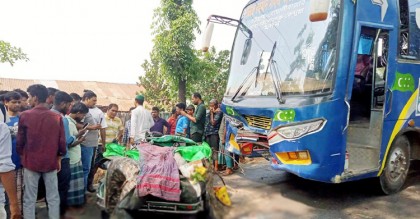 বোয়ালখালীতে বাস-অটোরিকশা সংঘর্ষ, নিহত বেড়ে ৫
