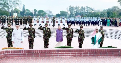স্বাধীনতা দিবসে স্মৃতিসৌধে রাষ্ট্রপতি ও প্রধানমন্ত্রীর শ্রদ্ধা
