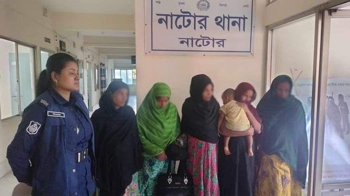 নাটোরে ৫ নারী ছিনতাইকারী গ্রেফতার