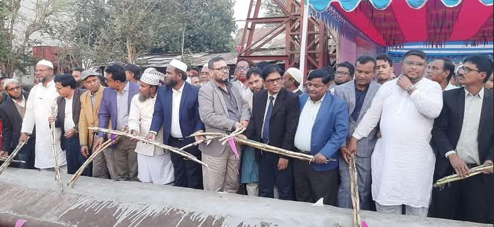 লোকসানের বোঝা নিয়ে জয়পুরহাট চিনিকলে আখ মাড়াই শুরু