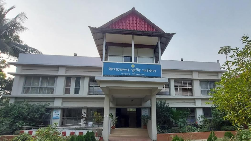 তাড়াশে ভুমি সেবা সার্ভার একমাস ধরে বন্ধ