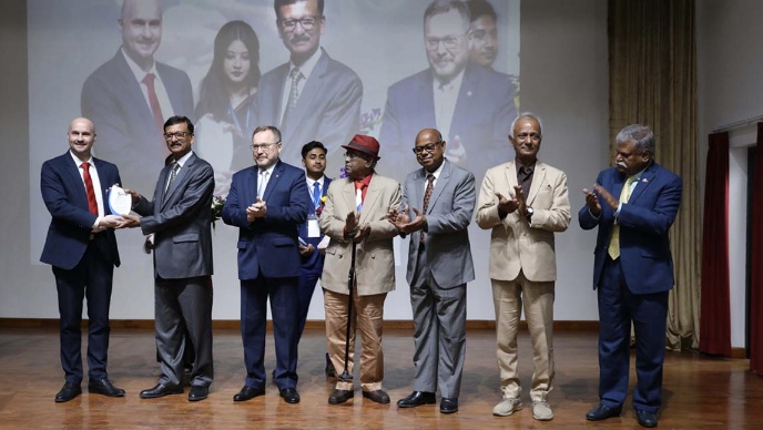 বর্ণাঢ্য আয়োজনে ঢাকাস্থ রাশিয়ান 
হাউসের ৫০ বছর পূর্তি উদযাপন