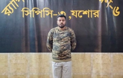 বগুড়ায় র‍্যাব পরিচয়ে ছাত্রাবাস থেকে 
শিক্ষার্থী অপহরণের মূলহোতা গ্রেপ্তার
