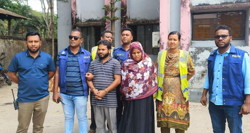 মেঝেতে রক্ত মাখিয়ে ৩ সন্তানের জননী নিখোঁজ, ডিবির অভিযানে ৪ দিন পর প্রেমিকসহ গৃহবধূ আটক