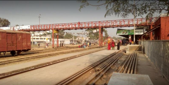 বগুড়ায় ট্রেনে নারী যাত্রীকে উত্ত্যক্ত করার প্রতিবাদে হামলা, ছুরিকাঘাতে আহত ৪