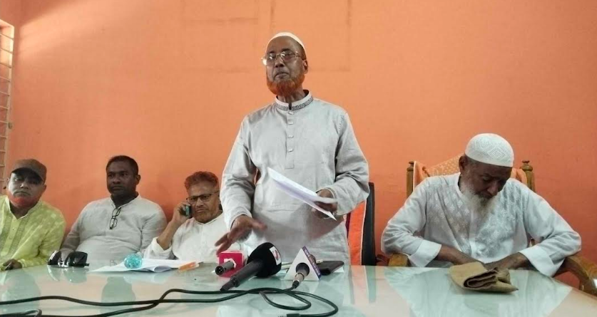 ধান-চালের ক্রয় মূল্যের সমন্বয়হীনতার প্রতিবাদে রায়গঞ্জে চালকল মালিক সমিতির সংবাদ সম্মেলন