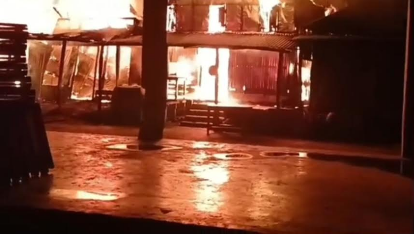 কলাপাড়ায় পাঁচটি দোকানসহ বিএনপির কার্যালয় ভস্মীভূত