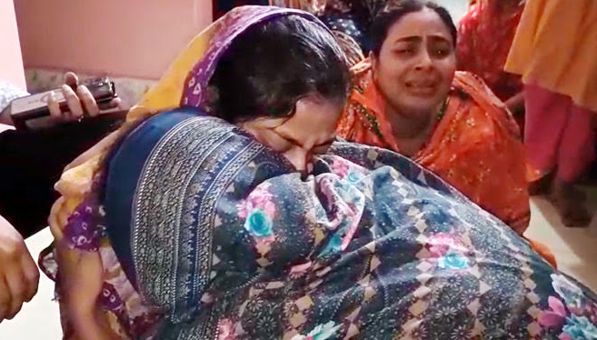 রাজশাহীতে বাবার লাশ রেখে এসএসসি পরীক্ষায় অংশ নিলেন রাকিয়া
