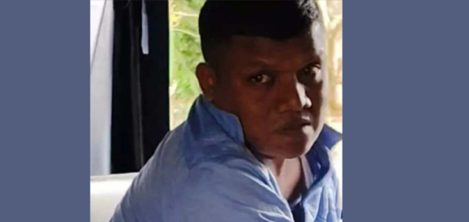 ছাত্রলীগের সাবেক নেতাকে ধাওয়া করে পুলিশের হাতে দিলেন বিএনপি কর্মীরা