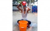 খোলা তালাকের আনন্দে ১০ লিটার দুধ দিয়ে গোসল যুবকের