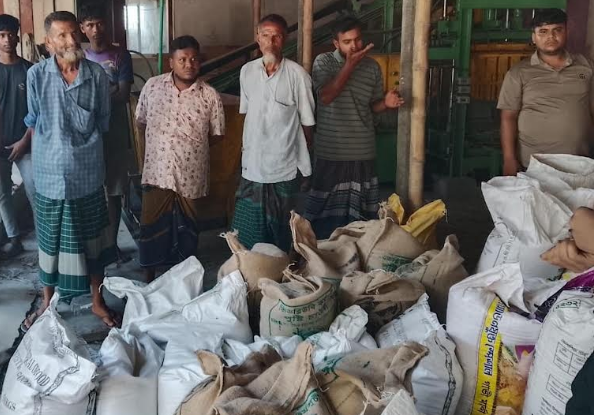 কাহালুতে ৯০ বস্তা সরকারি চাল জব্দ, মোবাইল কোর্ট পরিচালনায় এসিল্যান্ড