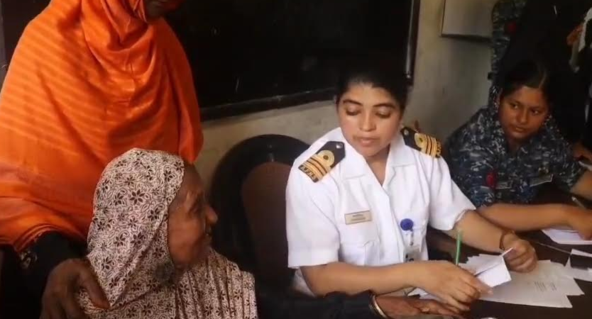 নৌবাহিনীর উদ্যোগে কলাপাড়ায় তিন শতাধিক হতদরিদ্র মানুষ পেল বিনামূল্যে চিকিৎসাসেবা