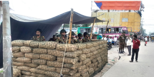 অপরাধ দমনে নীলফামারী জেলাজুড়ে সেনা চেকপোস্ট স্থাপন