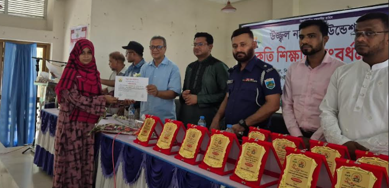 জয়পুরহাটে কৃতি শিক্ষার্থীদের সংবর্ধনা