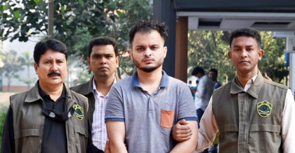 পলাতক দুই জঙ্গির হাতে মোটা অঙ্কের টাকা দেয় মেহেদী: সিটিটিসি
