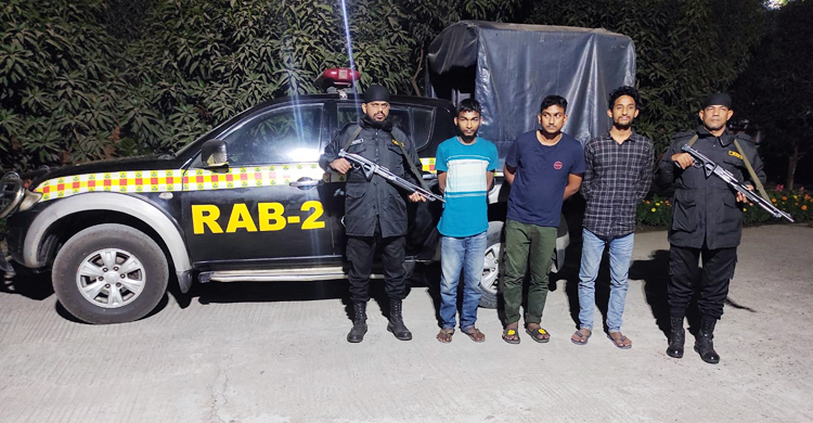 র‍্যাব পরিচয়ে অপহরণ করে মুক্তিপণ আদায় করতেন তারা
