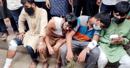 বকশিবাজারে মাদরাসা শিক্ষার্থী-পুলিশের সংঘর্ষ
