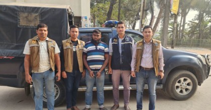 বাবাকে হত্যা করে ডাকাতির নাটক সাজান ছেলে
