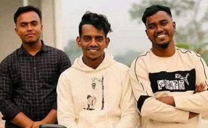 নরসিংদীতে বাসচাপায় ৩ বন্ধু নিহত