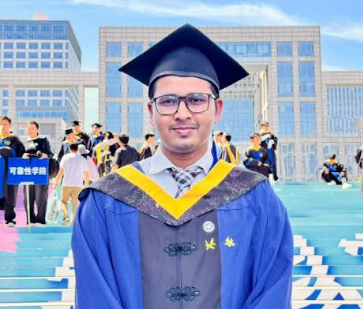 বেইহাং বিশ্ববিদ্যালয়ের সেরা গ্রাজুয়েট অ্যাওয়ার্ড পেলেন রাণীনগরের তারিকুল ইসলাম