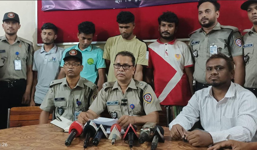 কুয়াকাটায় ৩ লক্ষাধীক টাকার ইয়াবা ও তৈরির কাঁচামাল  ক্রিস্টাল আইচ সহ আটক -৪ 