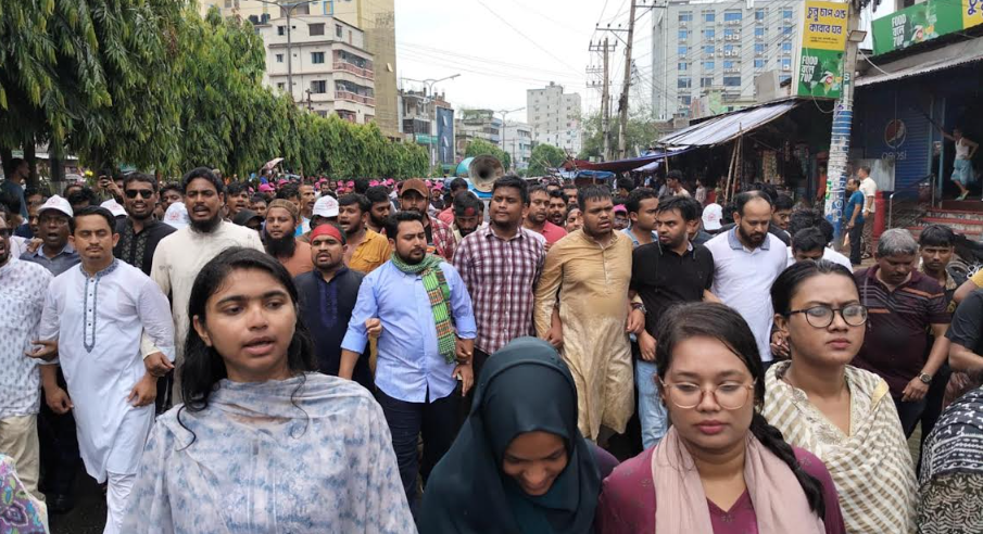 জুলাই ঘোষণাপত্র অবশ্যই নতুন সংবিধানে যুক্ত হবে: বাঁধাদানকারীরা মুজিববাদের পাহারাদার- বগুড়ায় নাহিদ ইসলাম