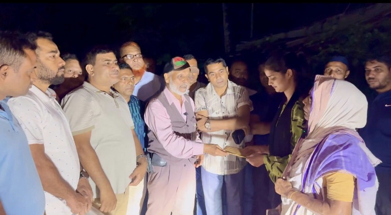 বগুড়ায় নিহত যুবদল কর্মী ইমরানের
পরিবারের পাশে তারেক রহমান