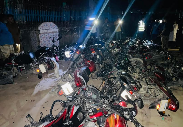 খানসামায় বিএনপির প্রতিবাদ সমাবেশে হামলা, আহত ২৫