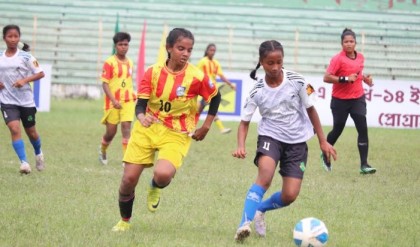 রাজশাহীতে জেএফএ বালিকা ফুটবলে ঠাকুরগাঁওয়ের রুনার হ্যাটট্রিক